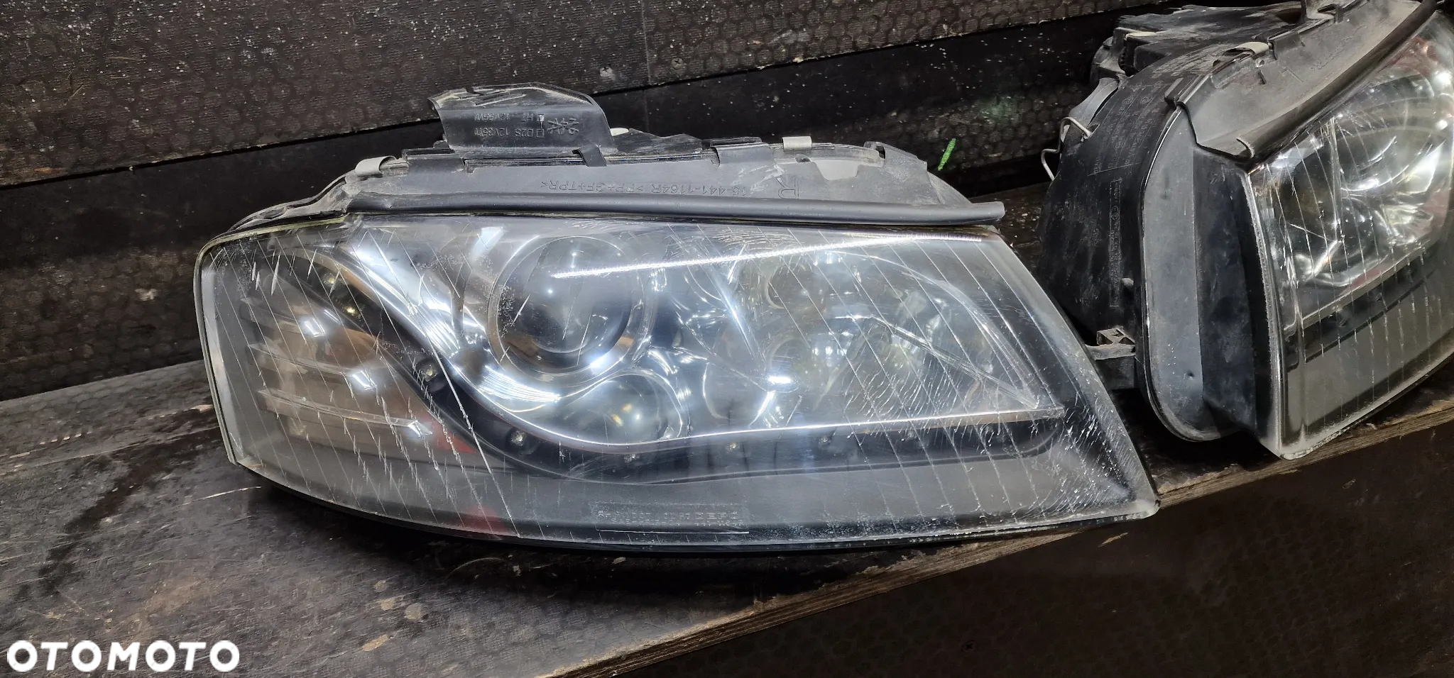 LAMPA PRZÓD LEWA/PRAWA Led  AUDI A3 8P0 - 5