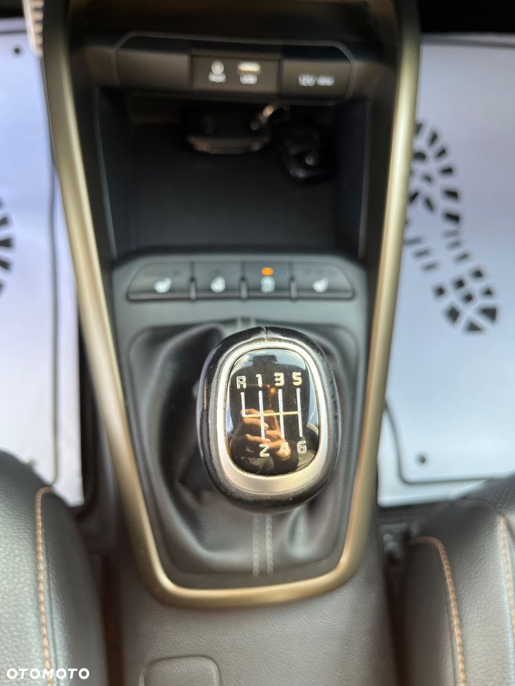 Kia Stonic 1.4 L - 31