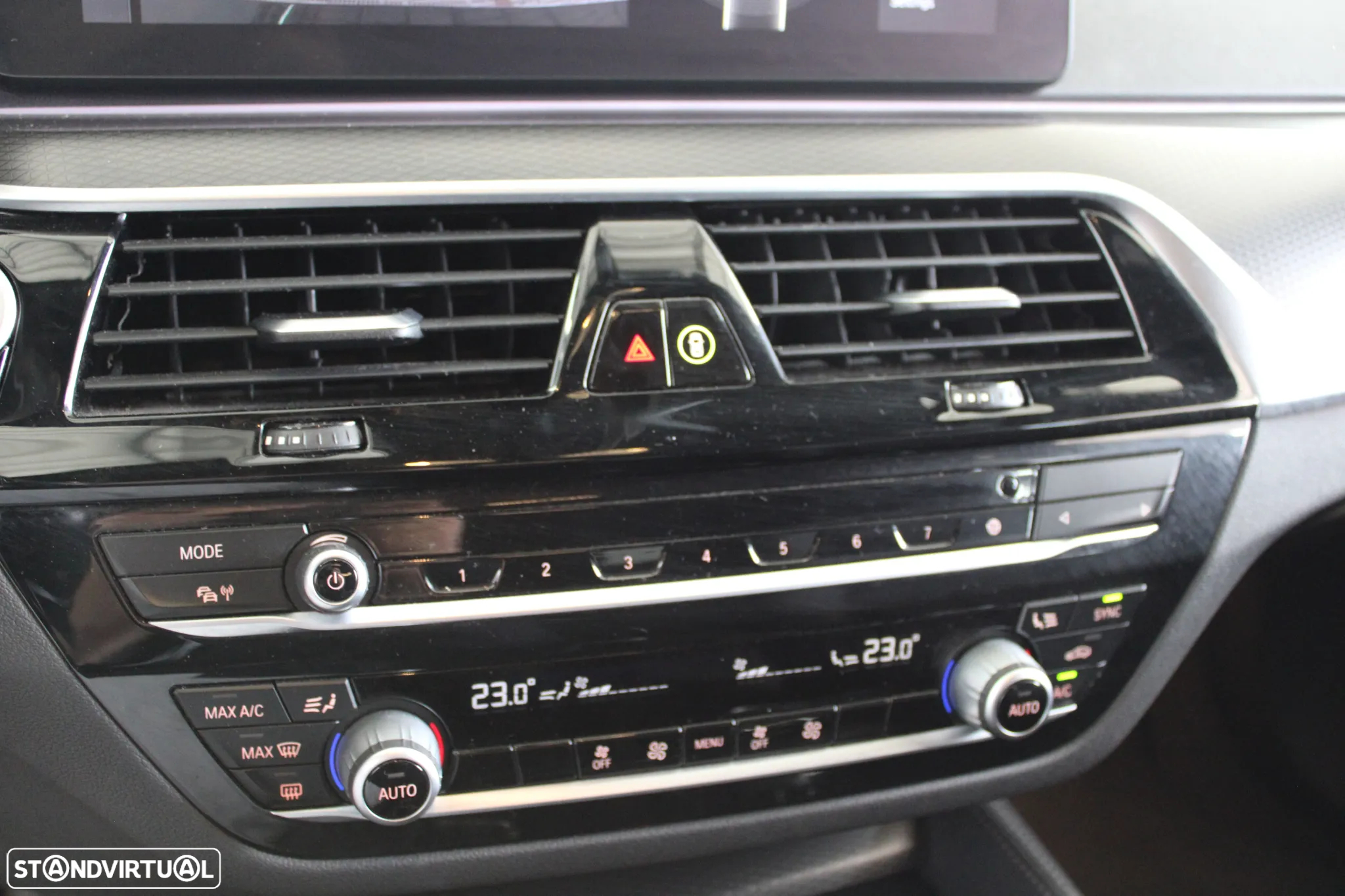BMW 520 d Pack Desportivo M Auto - 14