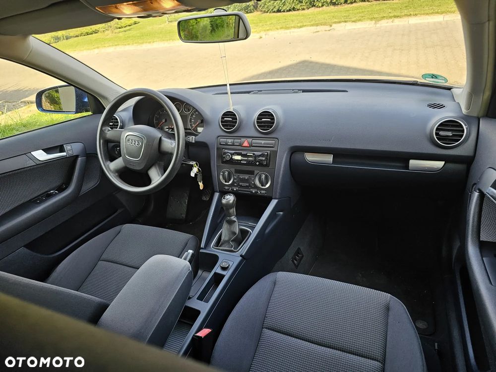 Audi A3 Sportback 1.6 Ambiente - 34