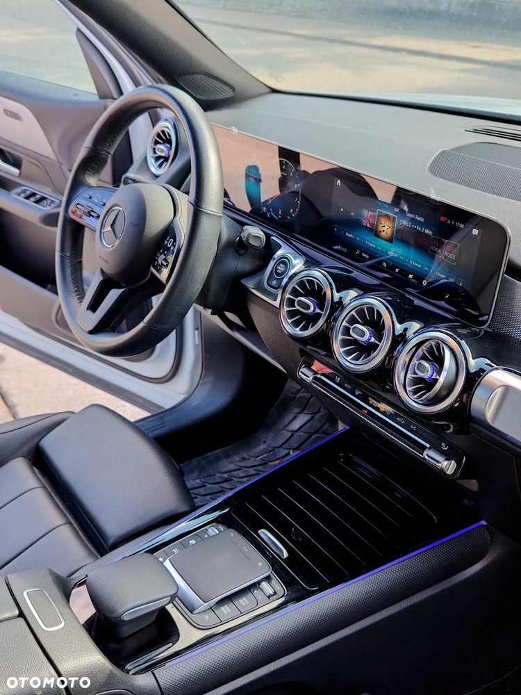 Mercedes-Benz GLB 200 7G-DCT - 16