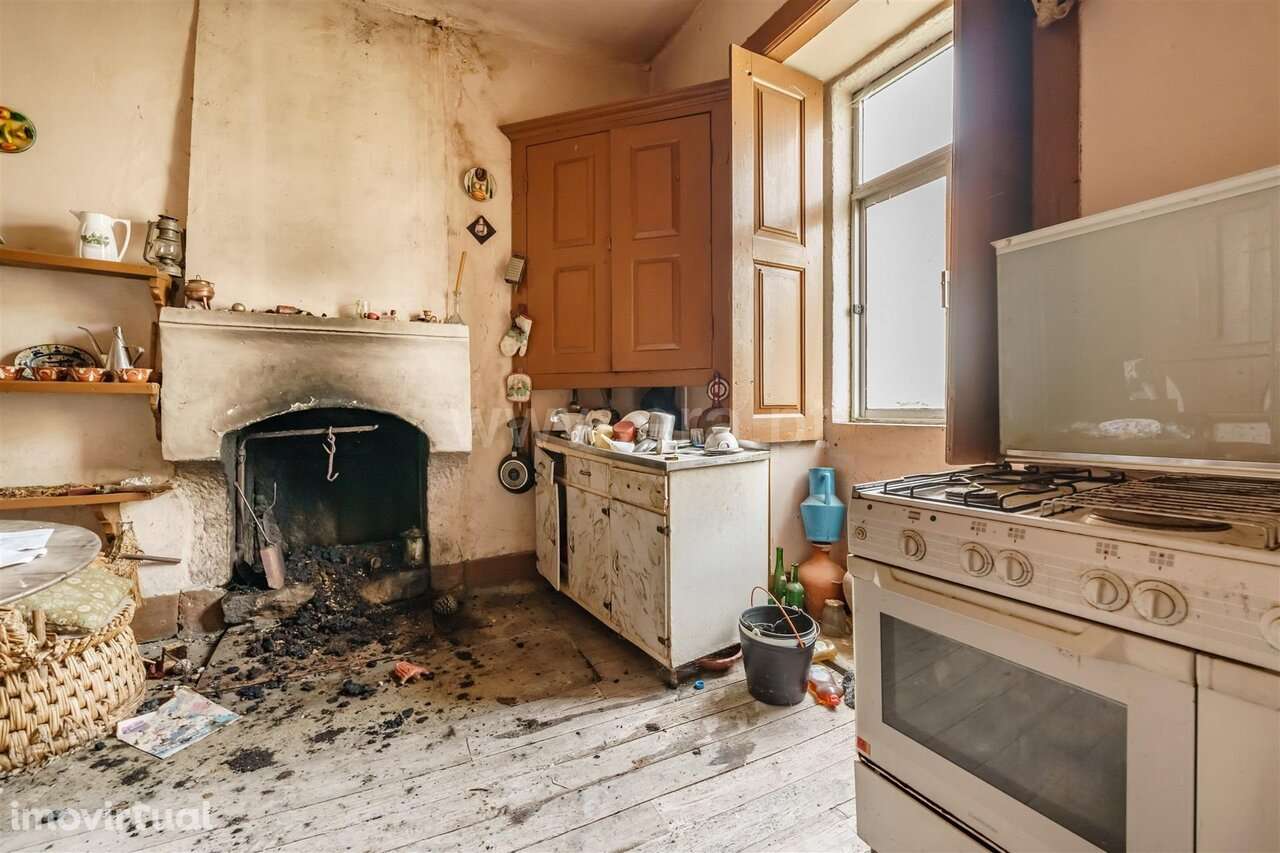 Moradia Rústica T4 / Almeida, Mesquitela - Grande imagem: 5/20