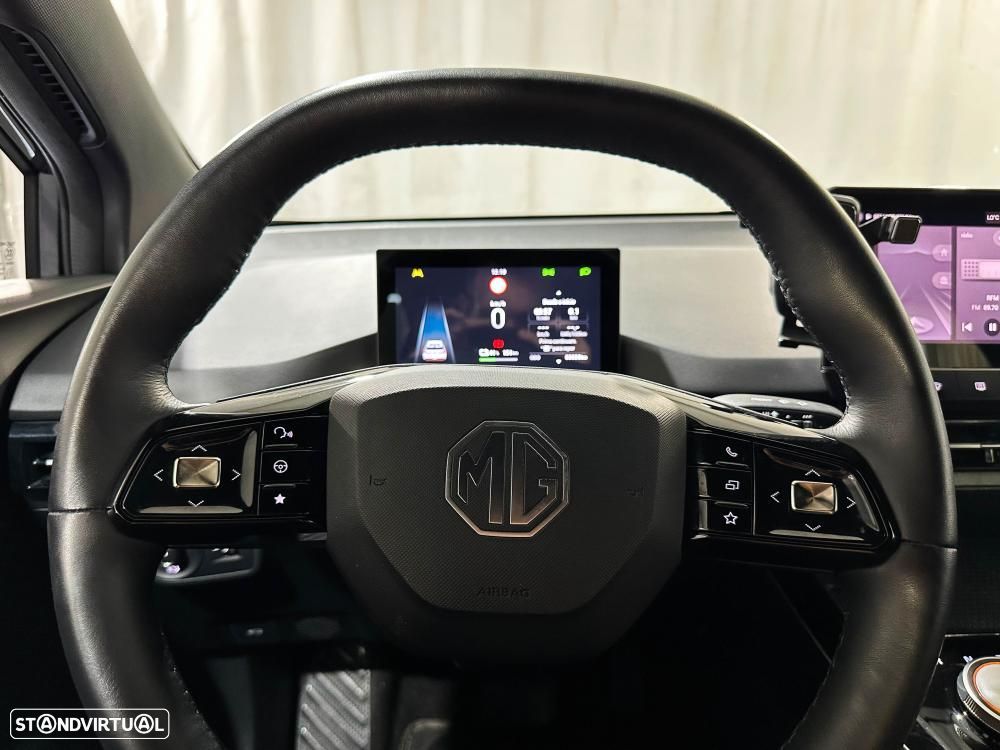 MG MG4 64 kWh Luxury - 41