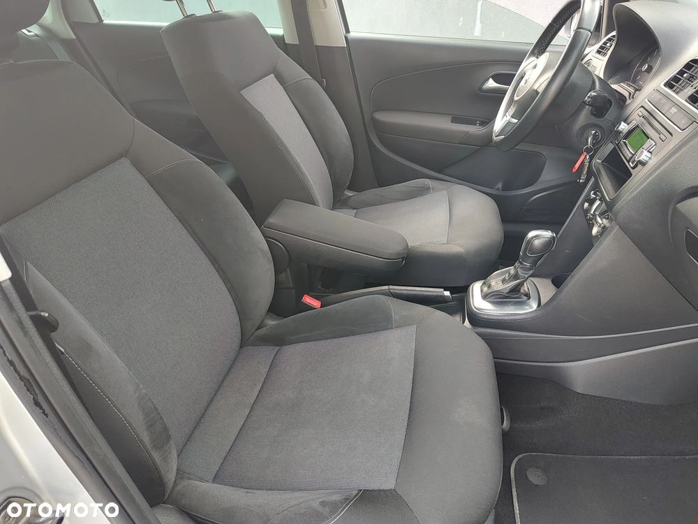 Volkswagen Polo 1.4 16V Highline DSG - 9