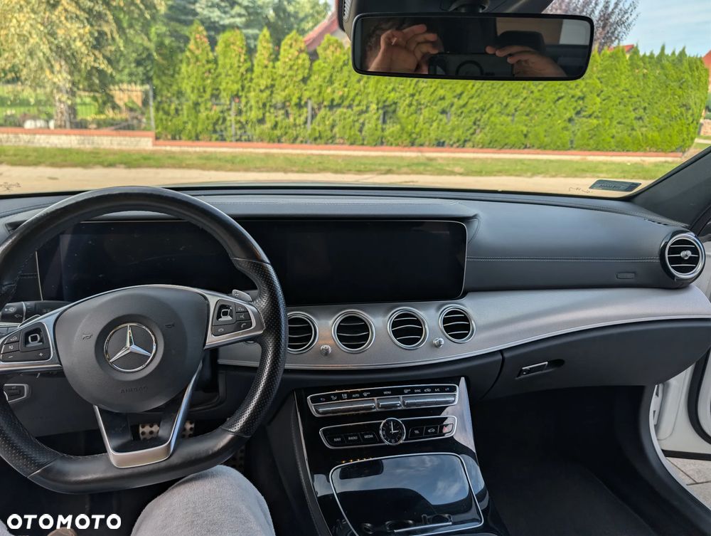 Mercedes-Benz Klasa E 220 d 9G-TRONIC - 11