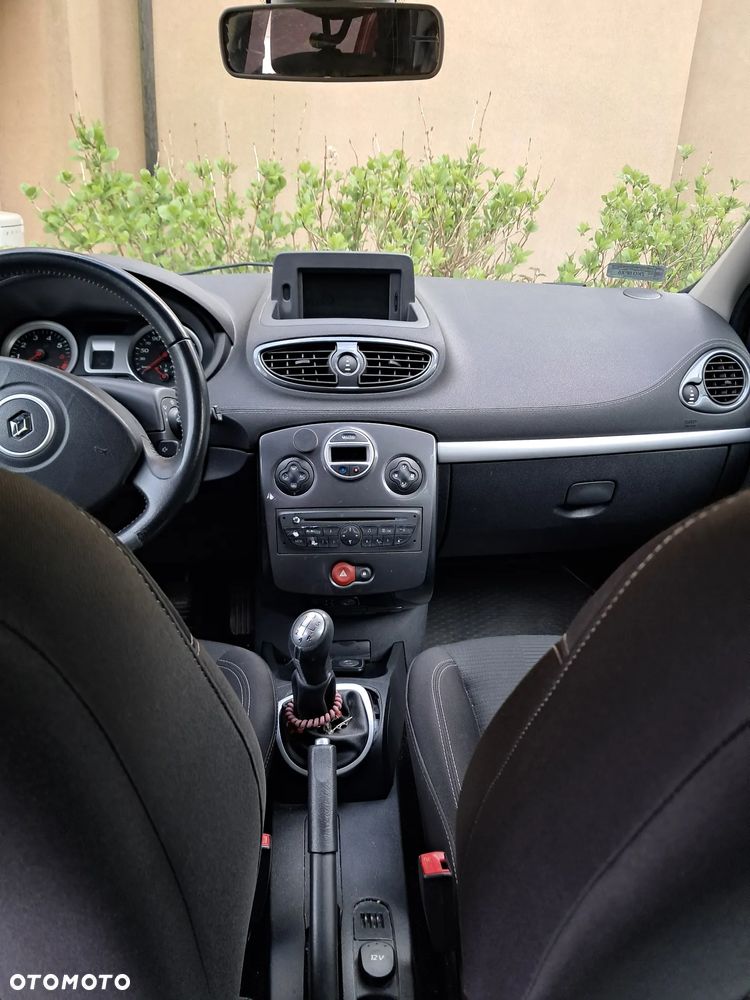 Renault Clio - 8