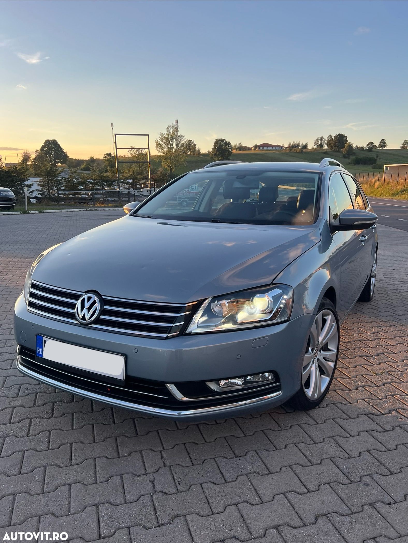 Volkswagen Passat Variant 2.0 TDI 4Motion BlueMotion Technology Comfortline DSG - 1
