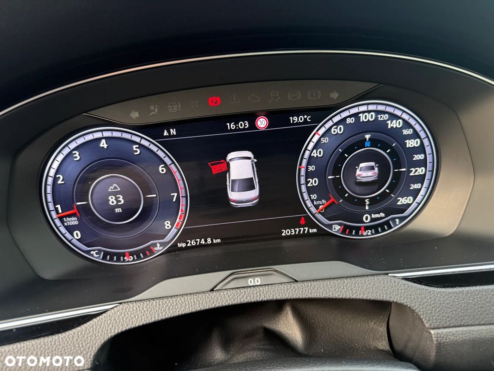 Volkswagen Passat - 16