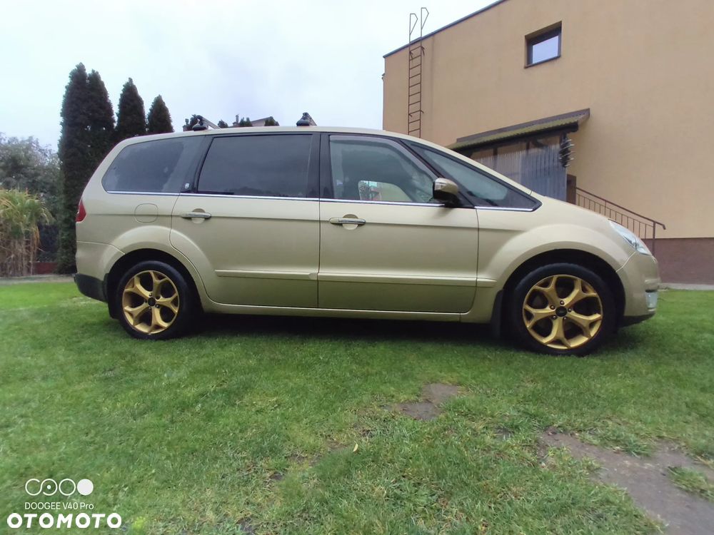 Ford Galaxy - 23