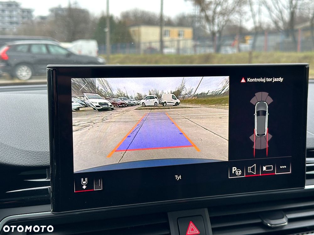 Audi RS4 Limousine - 39