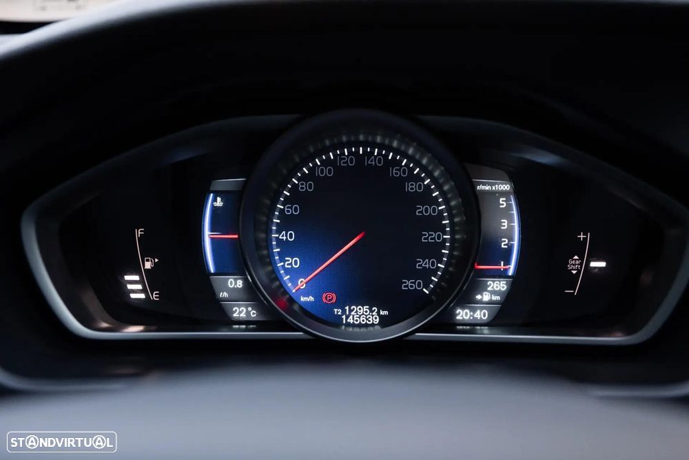 Volvo V40 1.6 D2 R-Design - 28