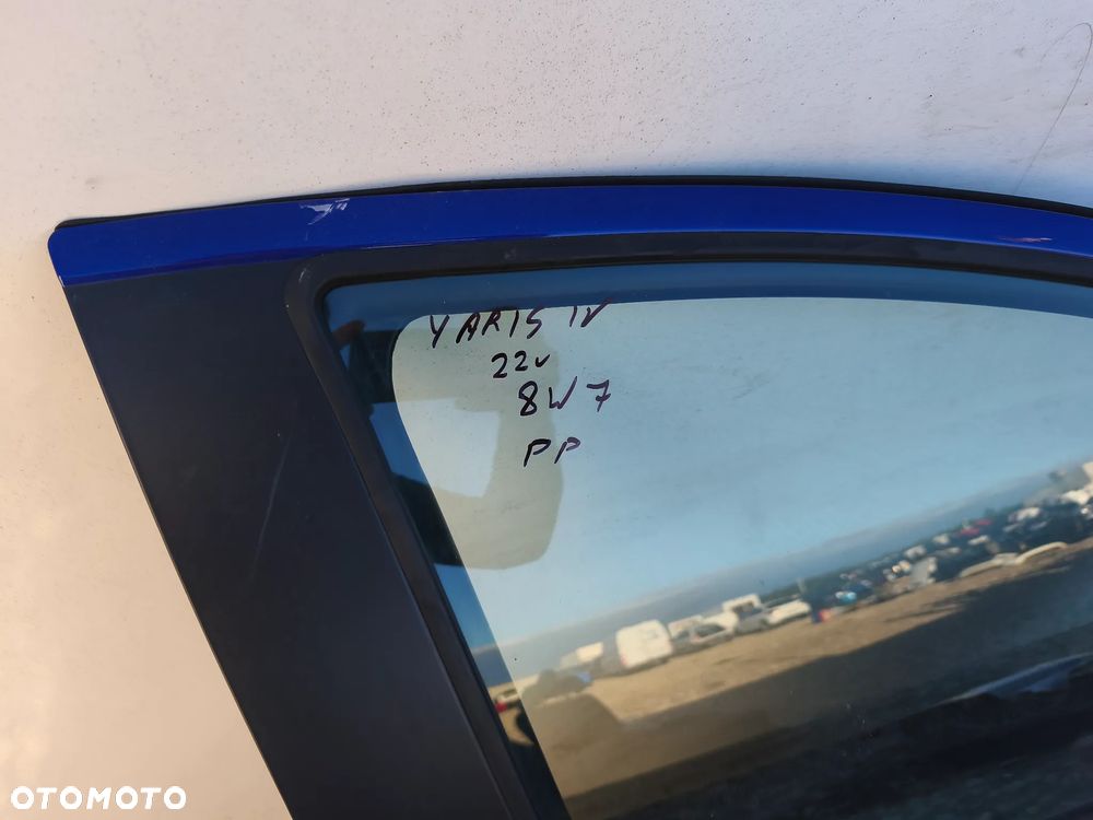 DRZWI PRAWY PRZÓD PRAWE PRZEDNIE 8W7 TOYOTA YARIS IV MAZDA 2 - 5