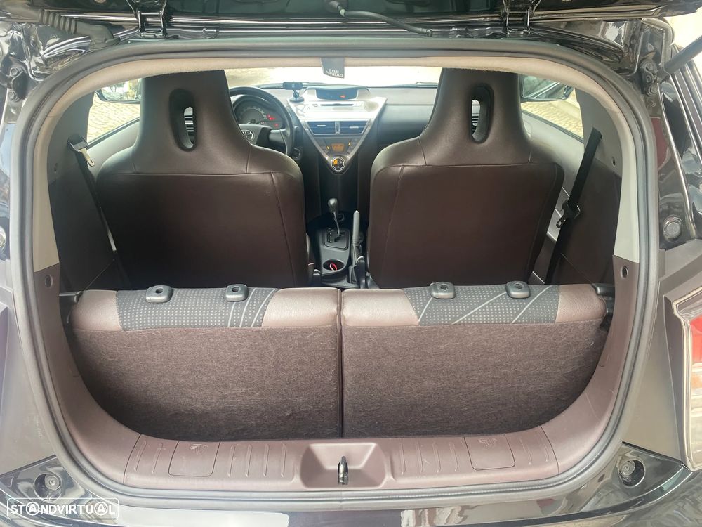 Toyota iQ 1.0 Multidrive + - 26