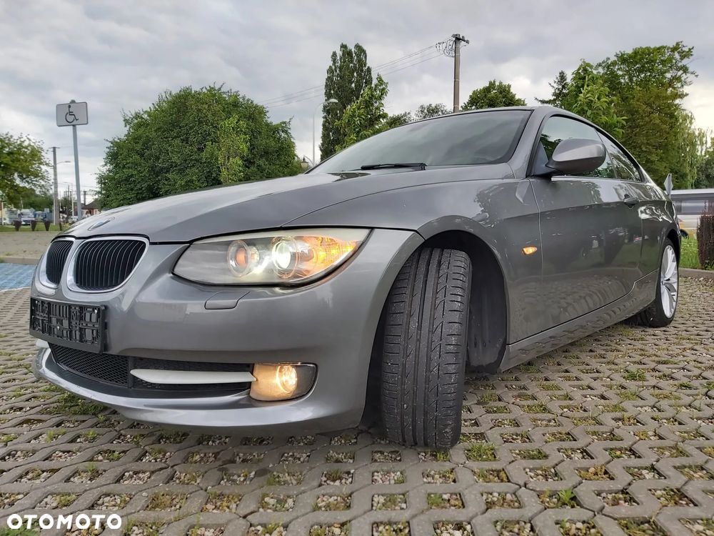 BMW Seria 3 320d DPF Efficient Dynamics Edition - 21