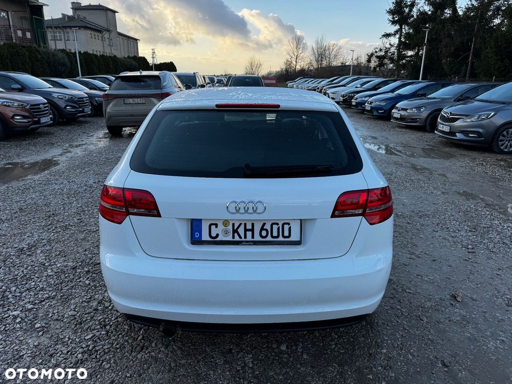 Audi A3 Sportback 1.6 Ambiente - 5