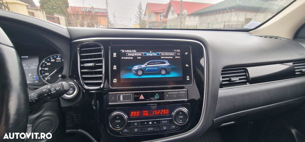 Mitsubishi Outlander 2.4 4WD Diamant+ - 31