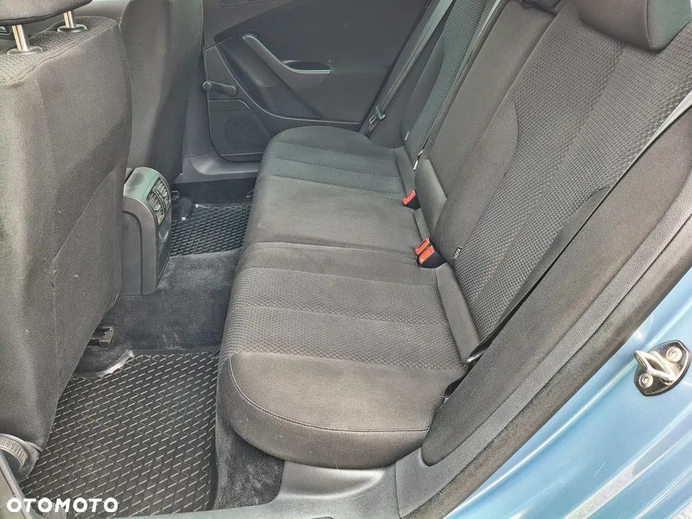 Volkswagen Passat 2.0 TDI DPF Comfortline - 28