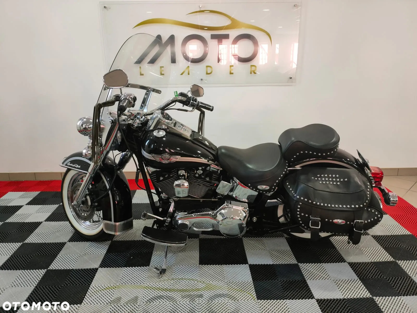 Harley-Davidson Softail Heritage Classic - 19