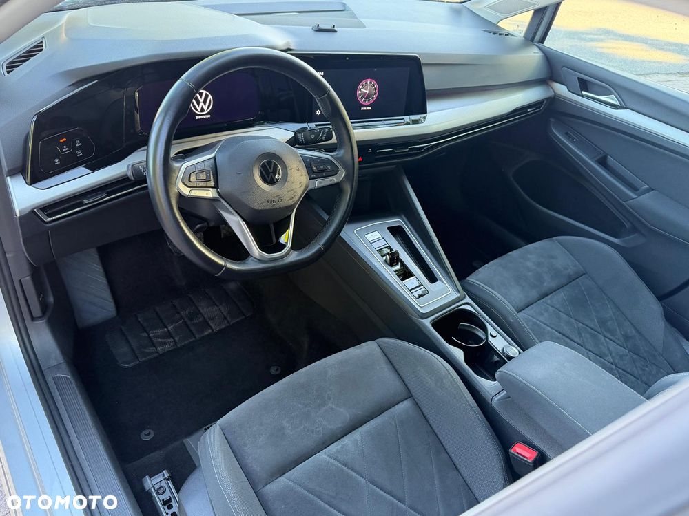 Volkswagen Golf - 10