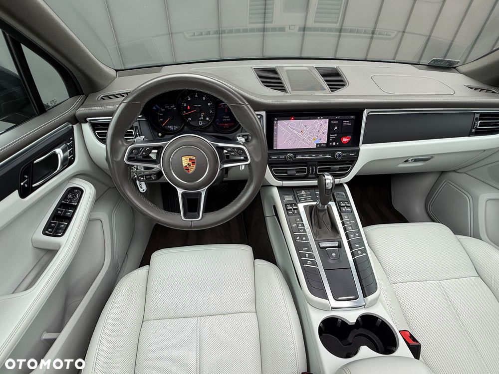 Porsche Macan - 38