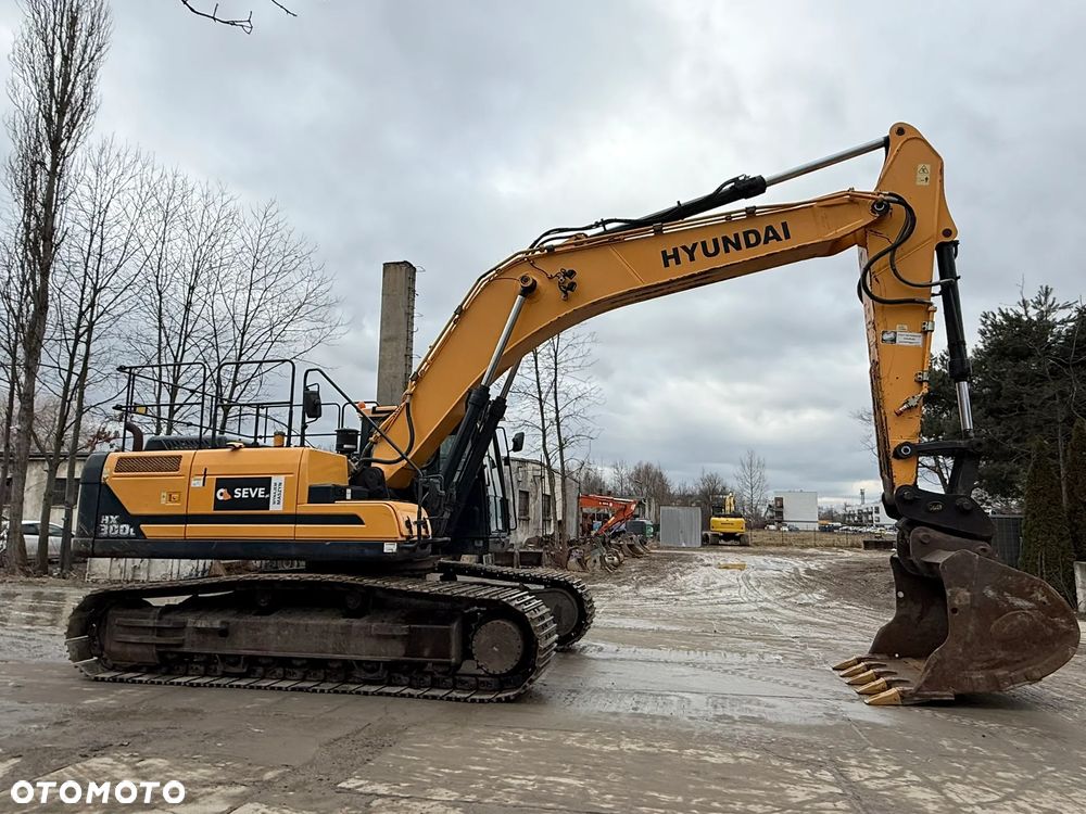 Hyundai HX 300 L - 21