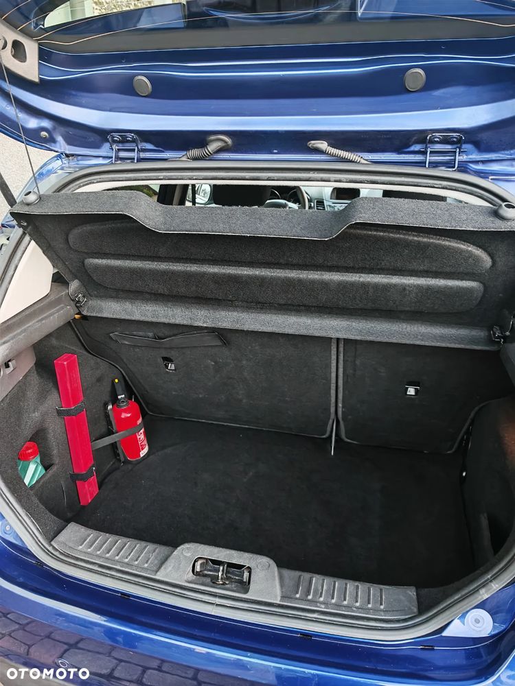 Ford Fiesta - 12