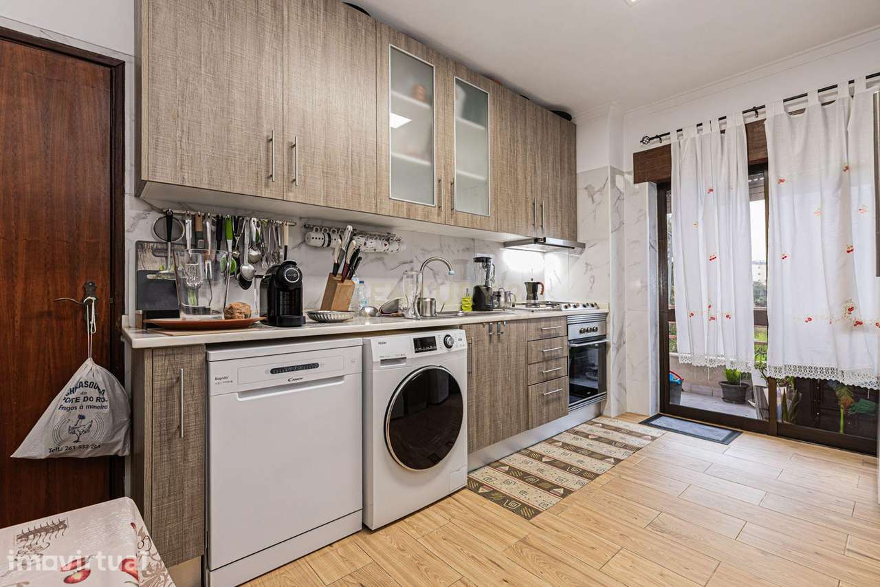 Apartamento T3 com 121 m2 - Fogueteiro - Grande imagem: 3/23