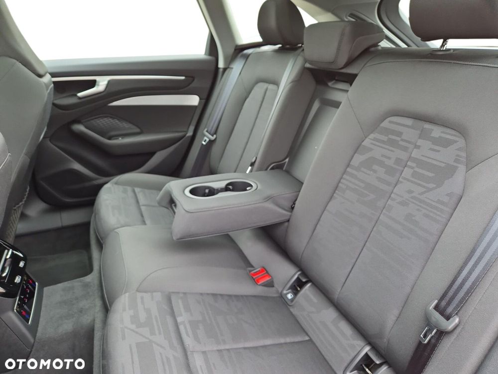 Audi A6 Avant - 27