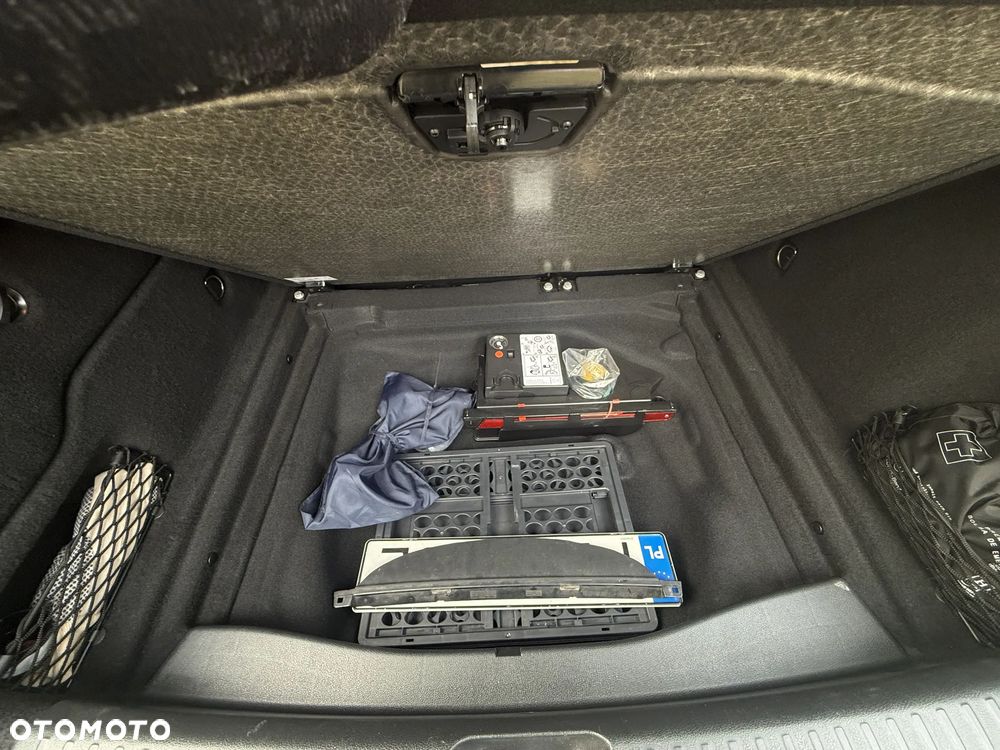 Mercedes-Benz GLA 200 7G-DCT - 13