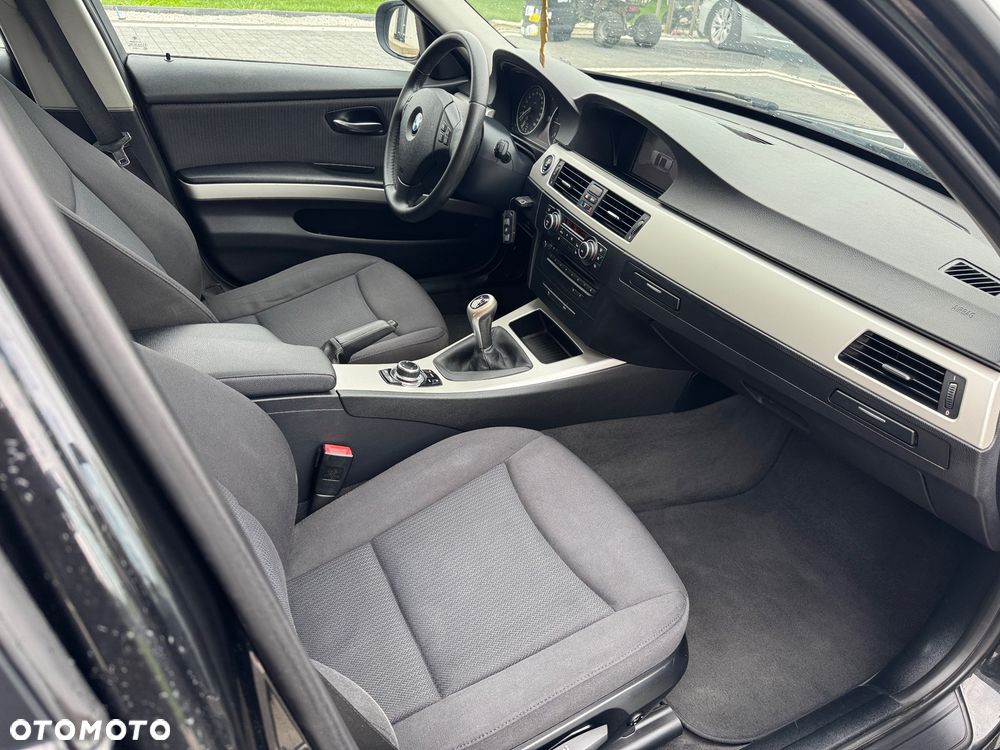 BMW Seria 3 - 24