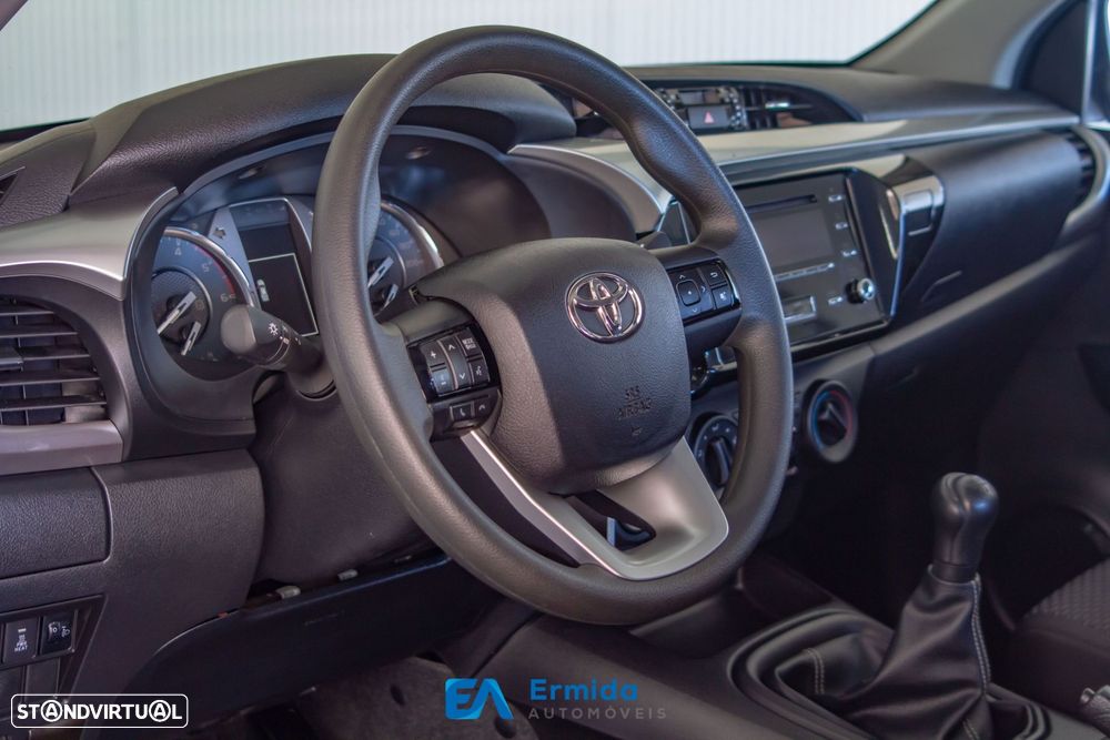 Toyota Hilux 2.4 D-4D 4WD Tracker - 17