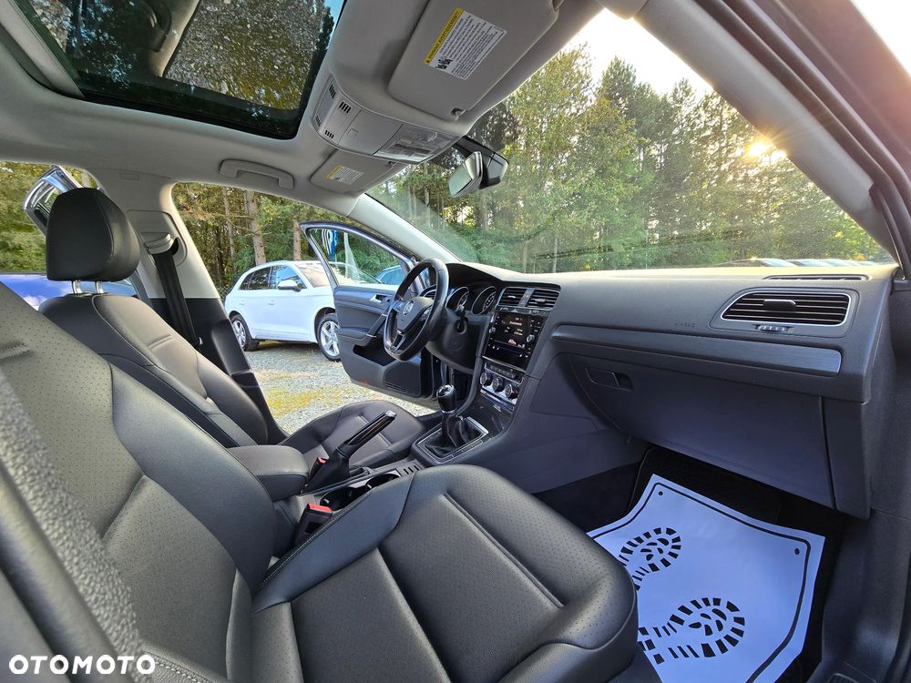 Volkswagen Golf - 21