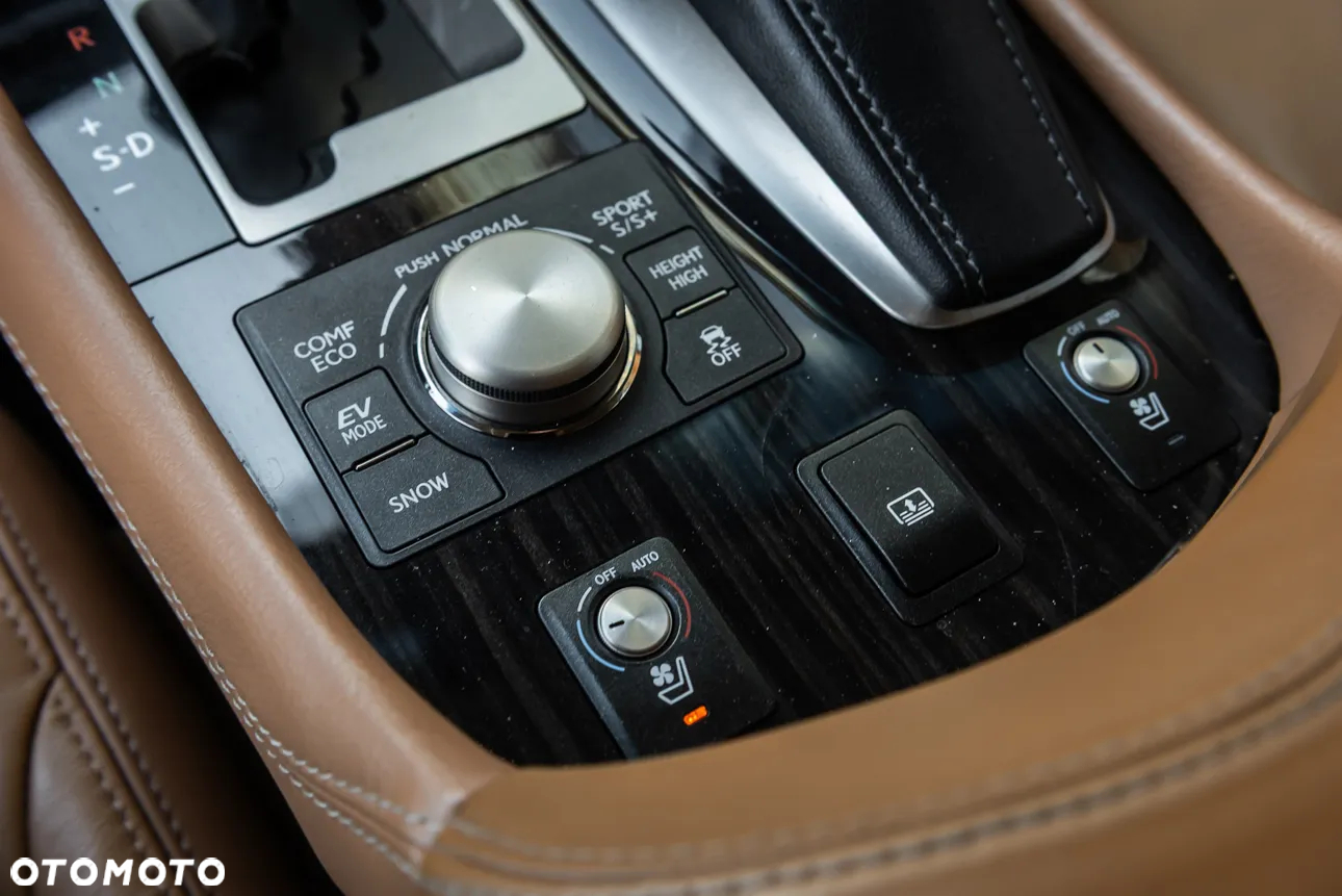 Lexus LS 600h Elite EU6 - 27