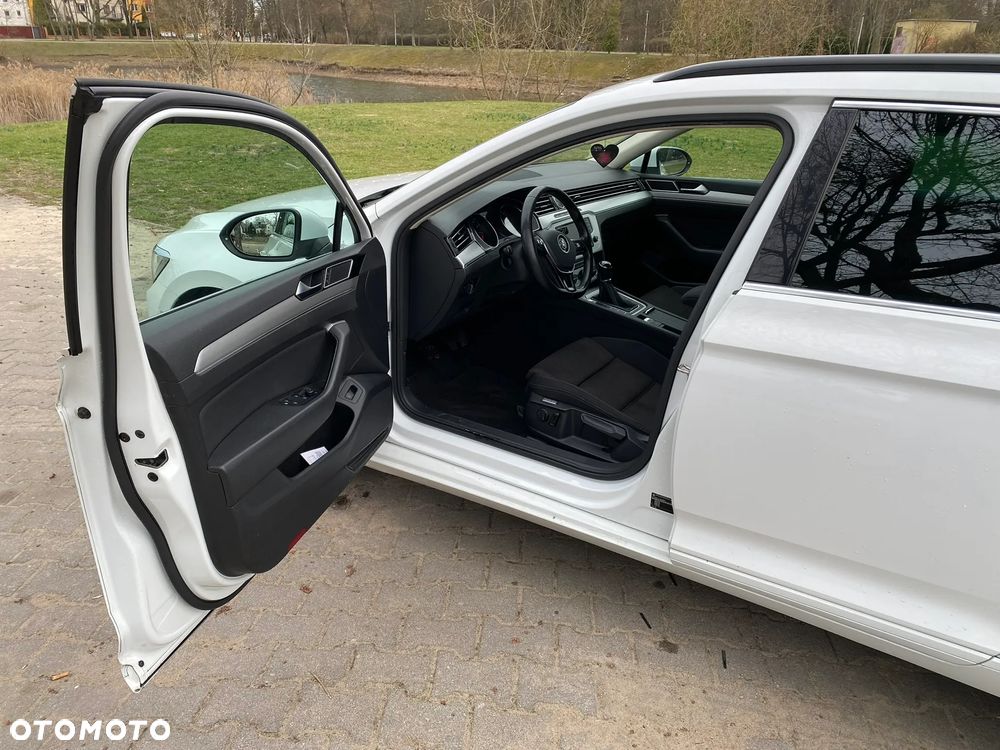 Volkswagen Passat - 9