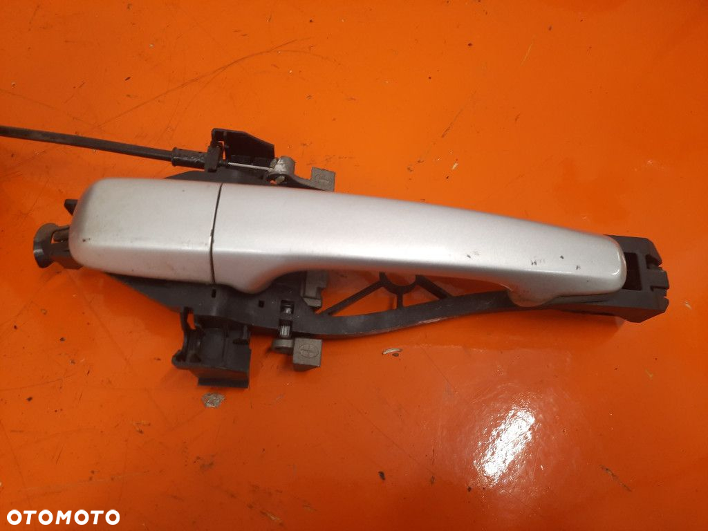 VOLVO V50 I 03-11 KOMBI KLAMKA ZAMEK DRZWI PRZÓD PRAWY 240015103 426-26 - 2
