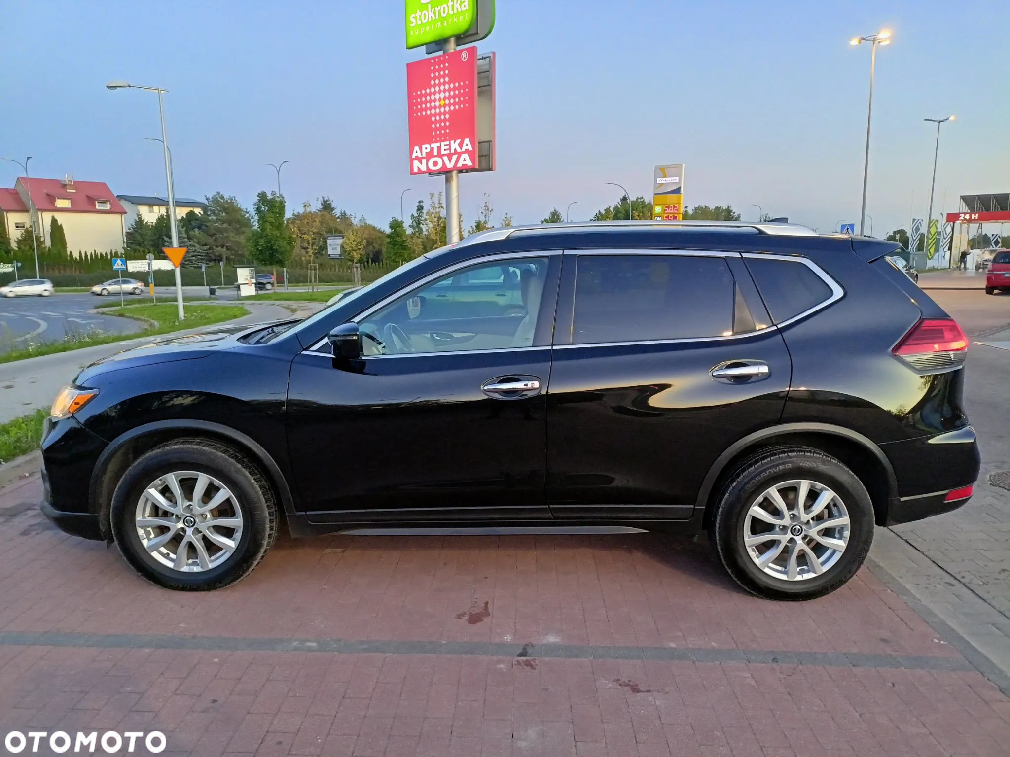 Nissan Rogue - 4