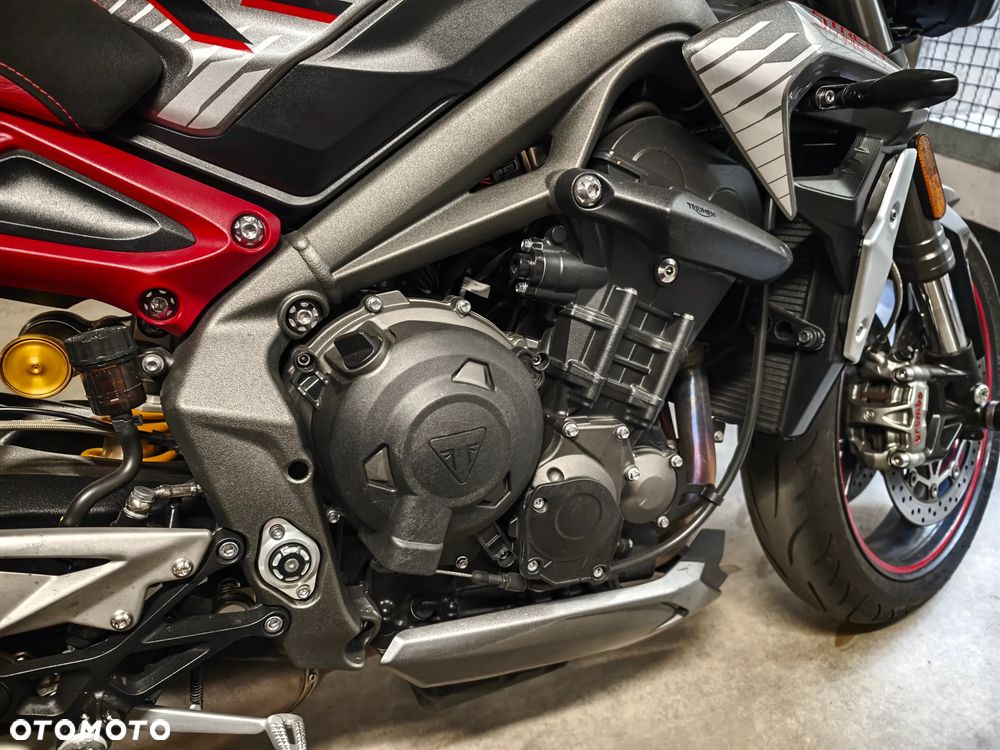 Triumph Street Triple - 12