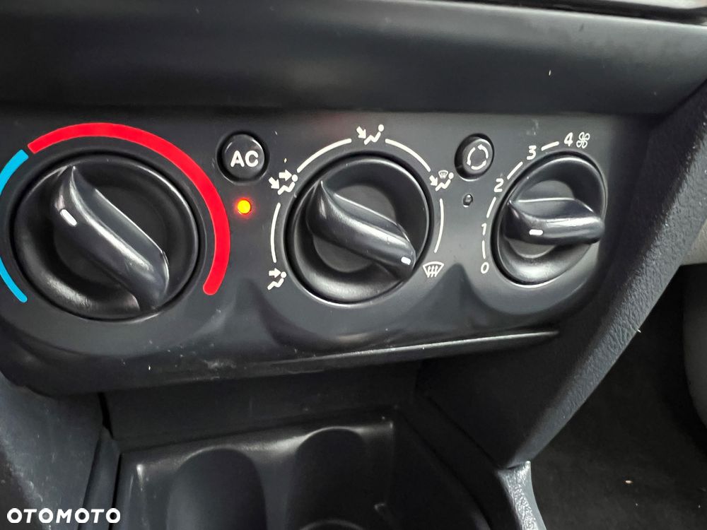 Renault Clio 1.2 Campus Authentique - 15