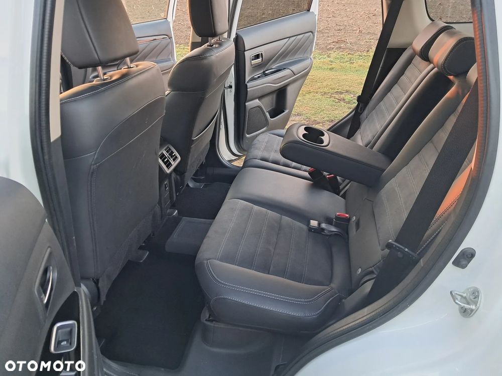 Mitsubishi Outlander 2.4 4WD Spirit - 35