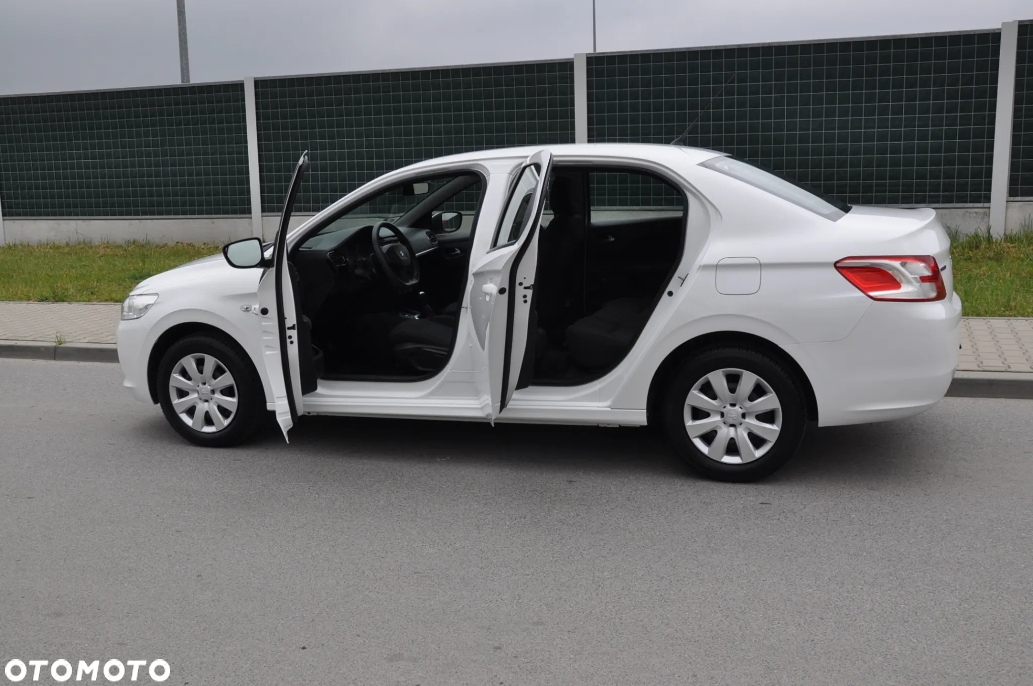 Peugeot 301 1.2 Pure Tech Access - 16