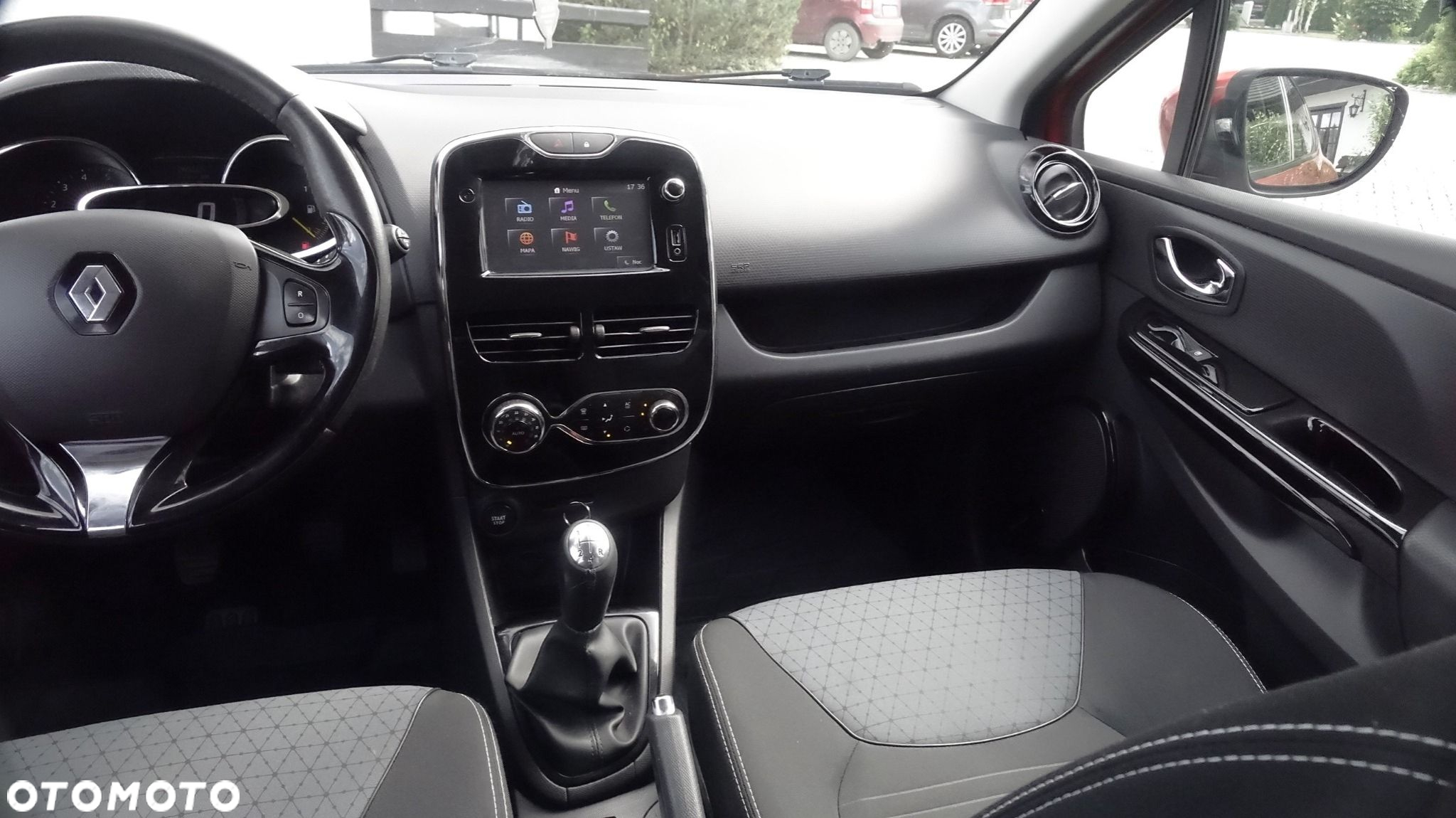 Renault Clio - 31