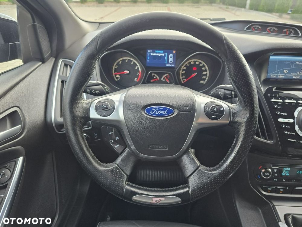 Ford Focus 2.0 EcoBoost ST mit Leder-Sport-Paket - 29