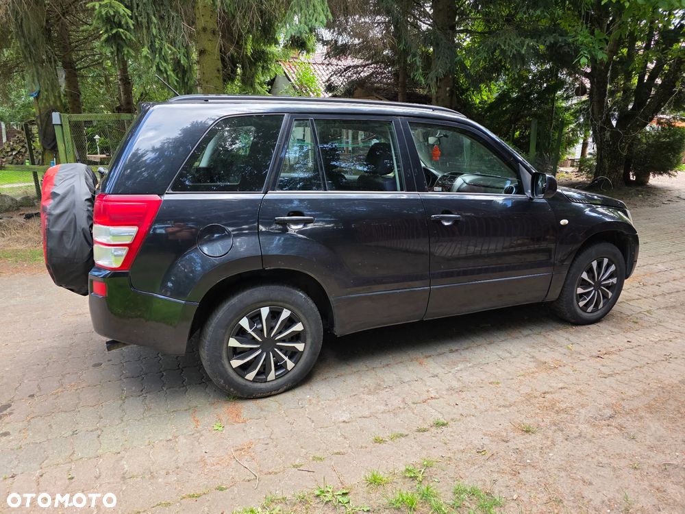 Suzuki Grand Vitara 2.0 Club Family - 6