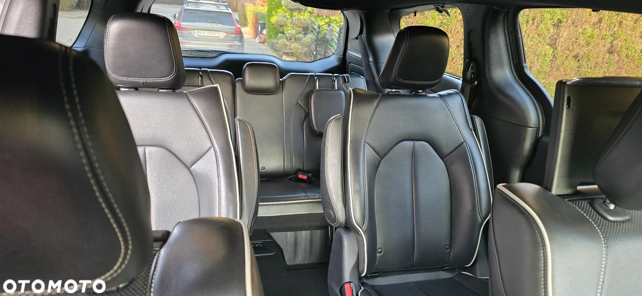 Chrysler Pacifica - 10