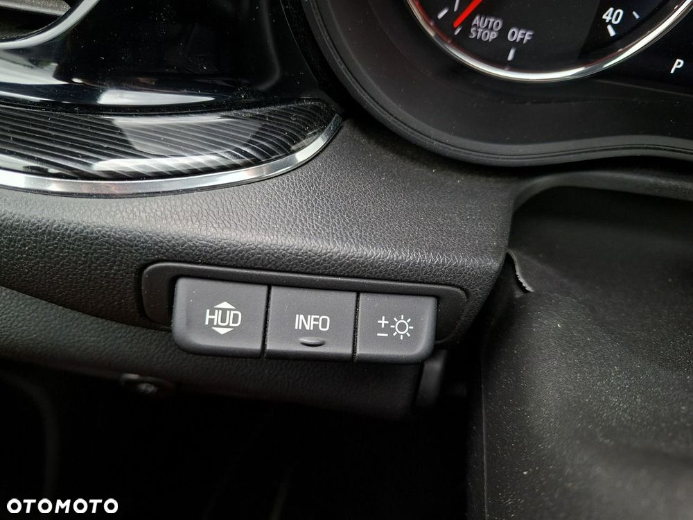 Opel Insignia 2.0 T 4x4 Exclusive S&S - 18