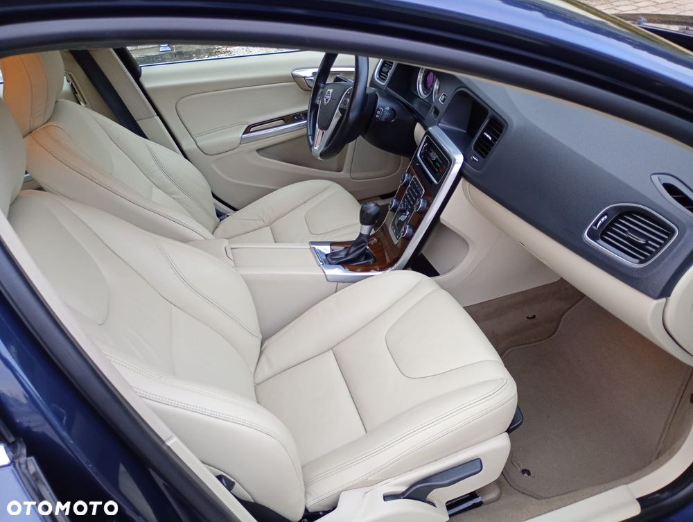 Volvo V60 T4 Edition - 25