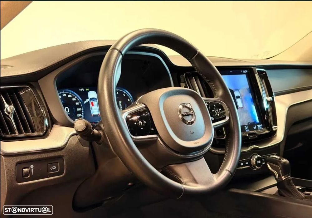 Volvo XC 60 2.0 D4 Inscription AWD Geartronic - 3