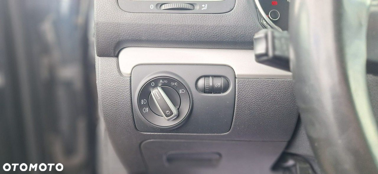 Volkswagen Golf - 15