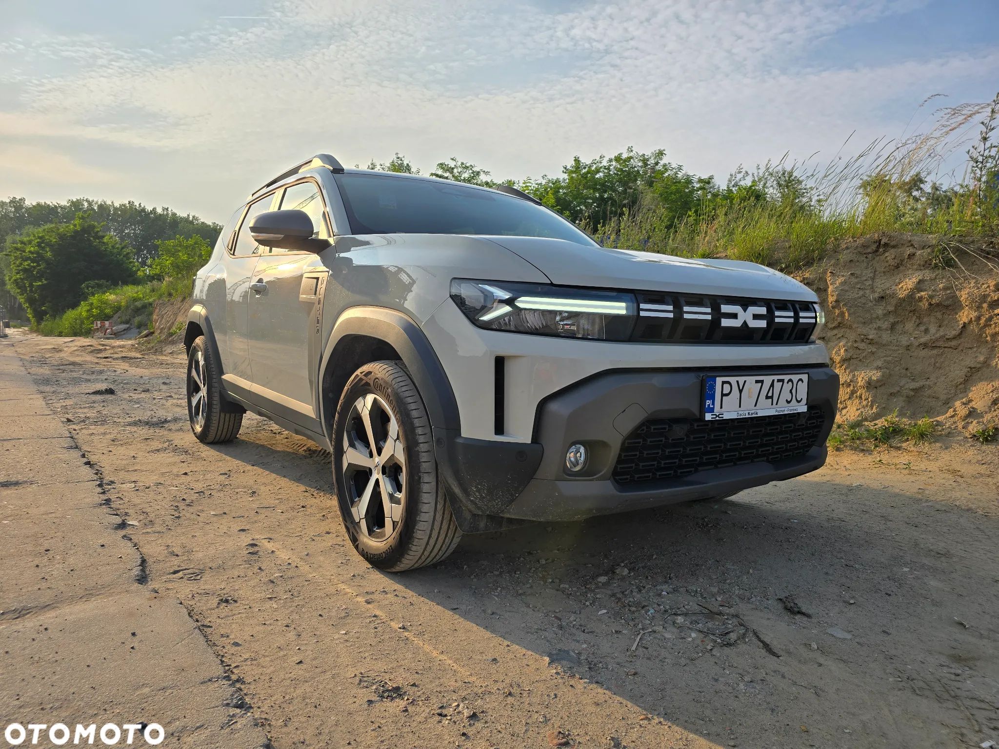 Dacia Duster 1.6 Full Hybrid 140 Journey MMT - 1