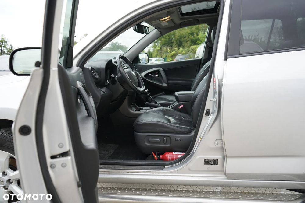 Toyota RAV4 2.0 VVT-i Premium - 15